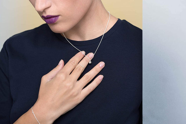 Kette Cube, Gold 585, Länge 43 cm, Würfel 4mm, Handmade in Germany, Jonathan Radetz Jewellery
